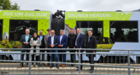25 Jahre Reaktivierung der Bahnstrecke zwischen Alzey und Kirchheimbolanden / ZÖPNV und Vlexx setzen „Botschafter der Donnersbergbahn“ auf die Schiene